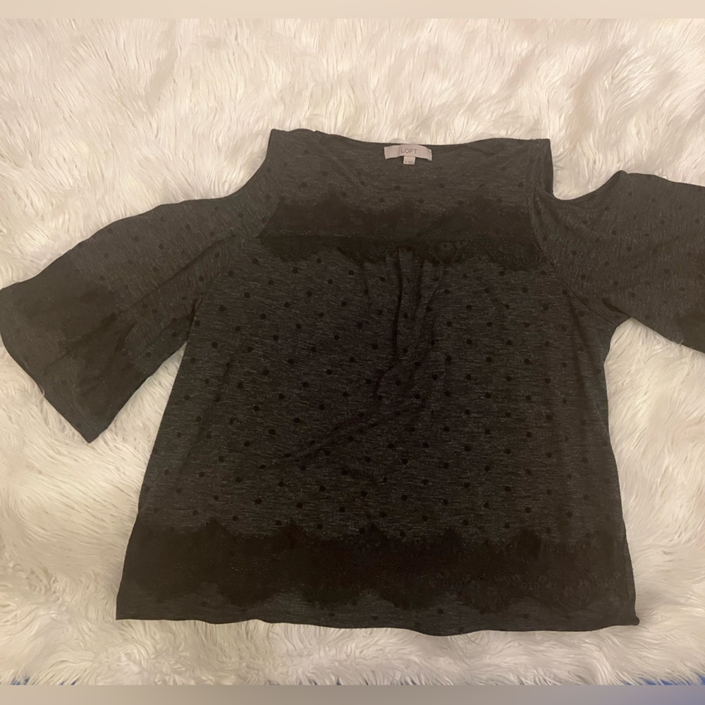 Loft cold shoulder top; ladies large